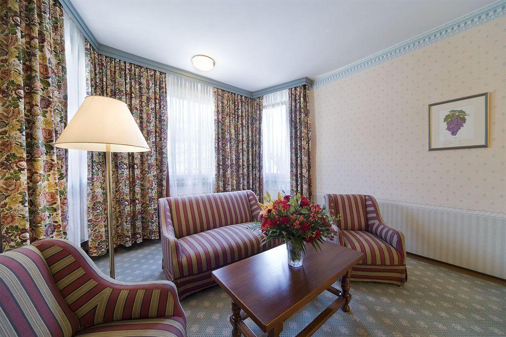 Vergeiner'S Hotel Traube Lienz Buitenkant foto