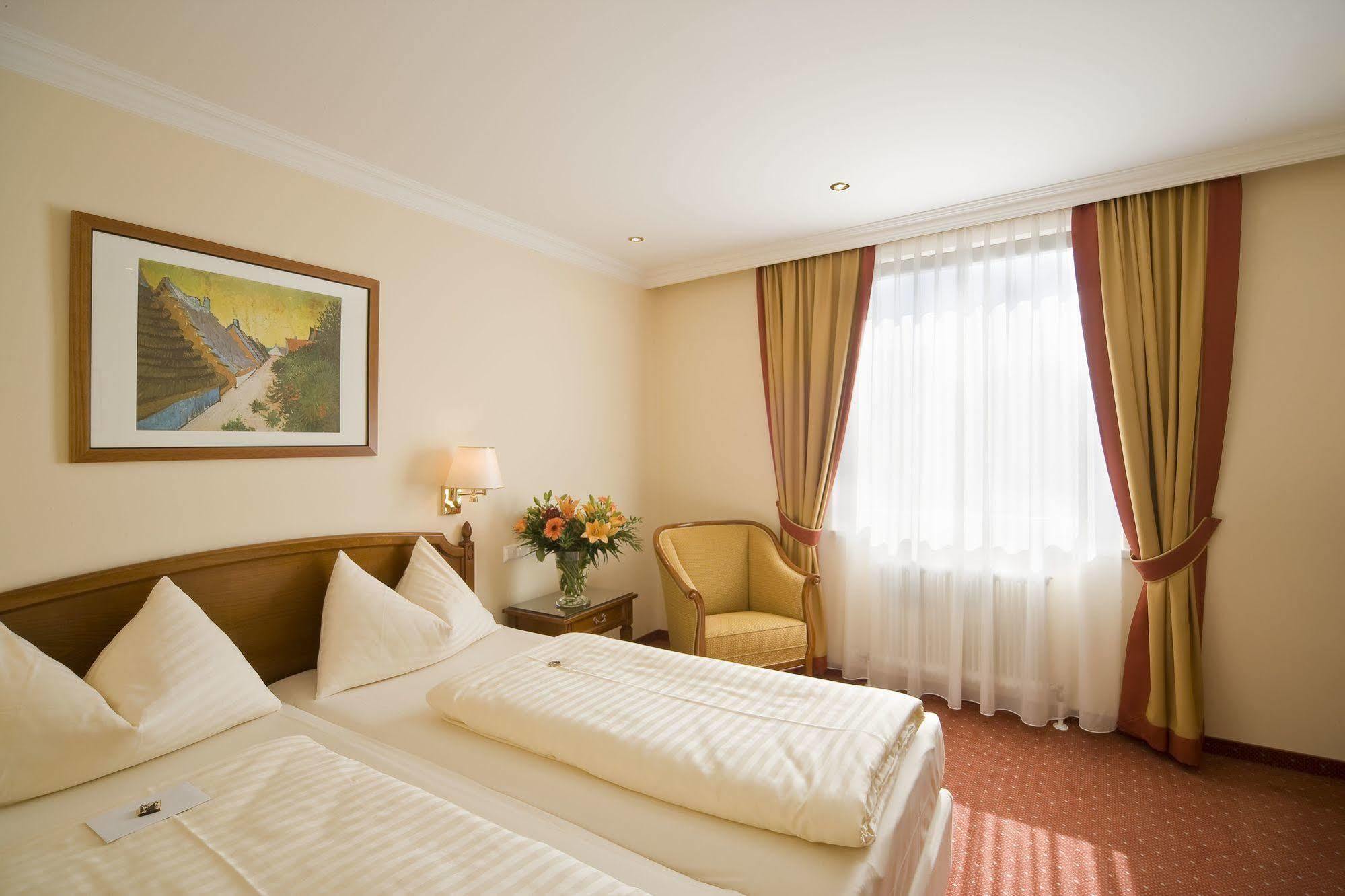 Vergeiner'S Hotel Traube Lienz Buitenkant foto