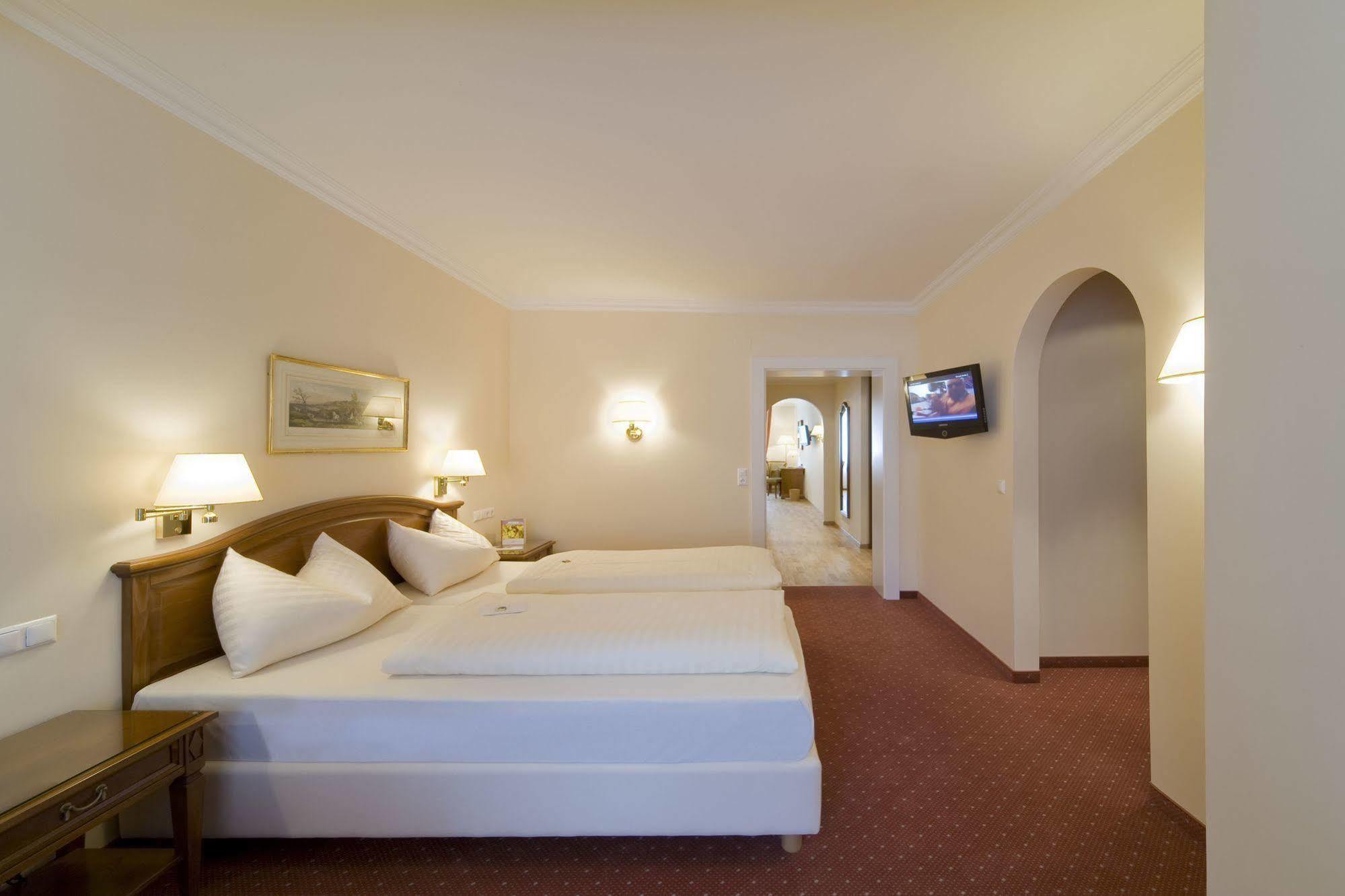 Vergeiner'S Hotel Traube Lienz Buitenkant foto