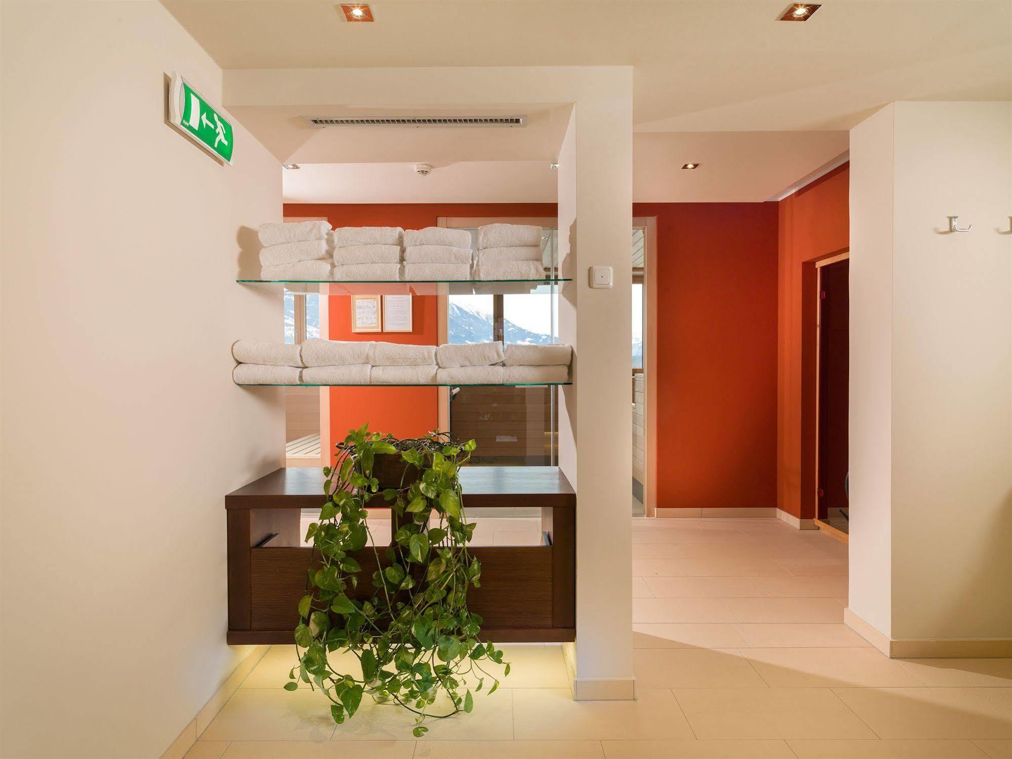 Vergeiner'S Hotel Traube Lienz Buitenkant foto