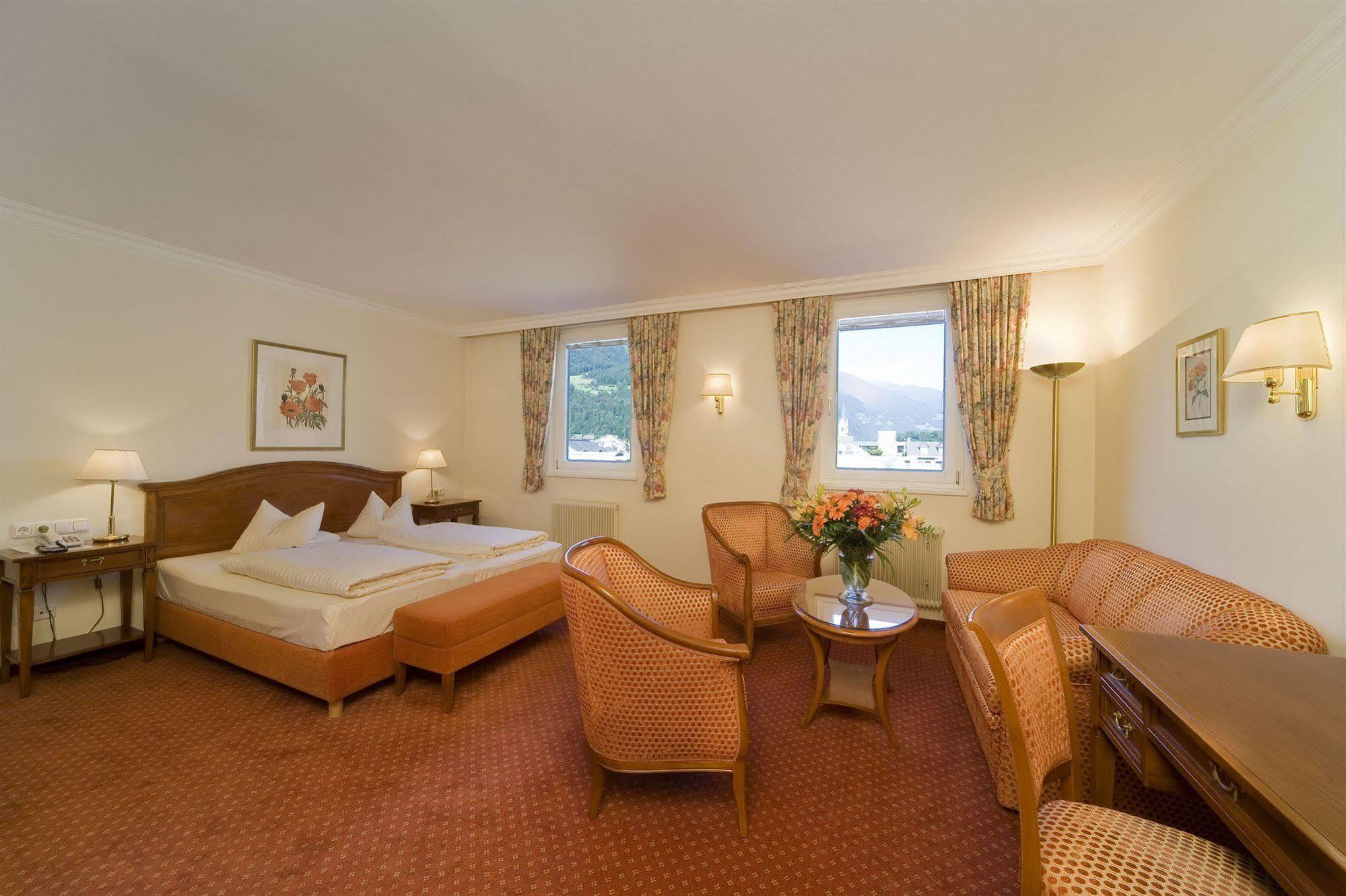 Vergeiner'S Hotel Traube Lienz Buitenkant foto
